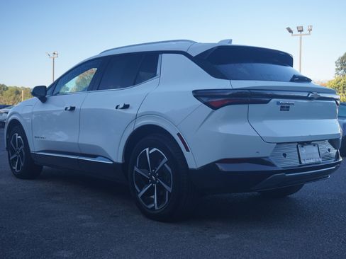 Used 2025 Chevrolet Equinox EV LT w/ Convenience Package image 7