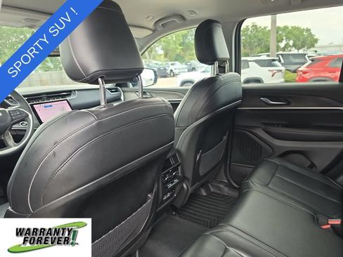 Used 2023 Jeep Grand Cherokee Limited w/ Black Appearance Package RWD image 11
