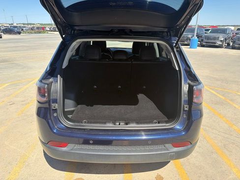 Used 2020 Jeep Compass Latitude FWD image 20