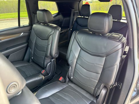 Used 2022 Cadillac XT6 Premium Luxury w/ Platinum Package AWD/4WD image 37