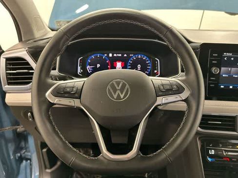 Certified 2025 Volkswagen Taos SEL AWD/4WD image 8