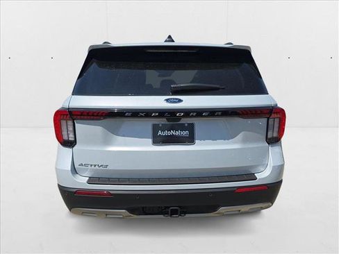 New 2025 Ford Explorer Active w/ Active Comfort Package image 4