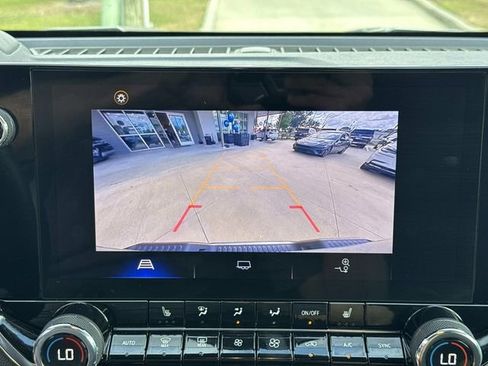 Used 2023 Chevrolet Colorado LT w/ LT Convenience Package II image 27