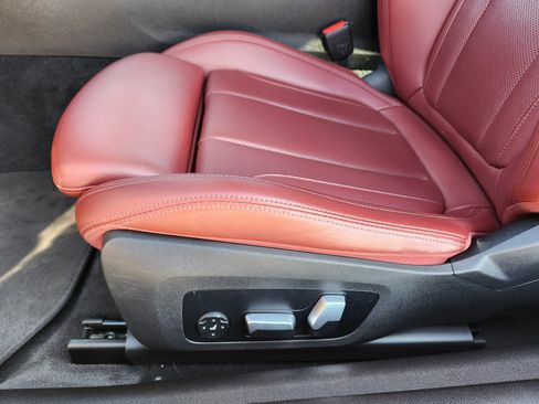 Used 2022 BMW M440i Coupe w/ Premium Package image 26