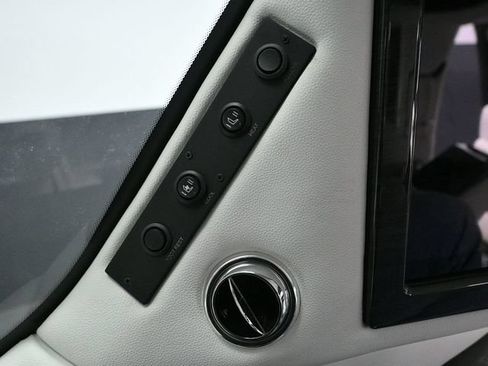 Used 2020 Cadillac Escalade ESV Platinum w/ Escalade Sport Edition AWD/4WD image 29