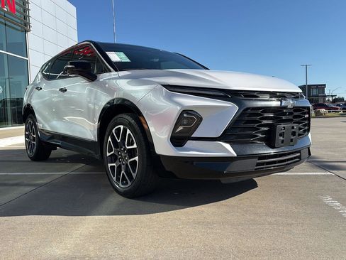 Used 2023 Chevrolet Blazer RS w/ Driver Confidence II Package FWD image 6