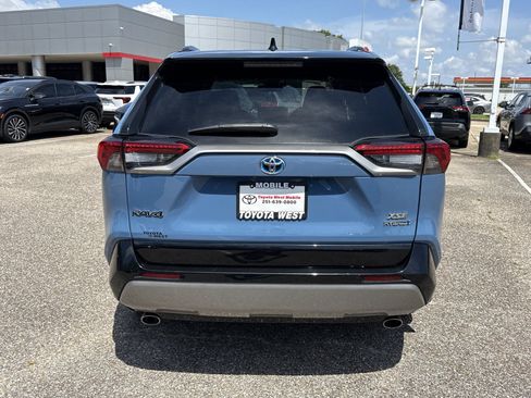 Used 2024 Toyota RAV4 XSE w/ Weather Package AWD/4WD image 4