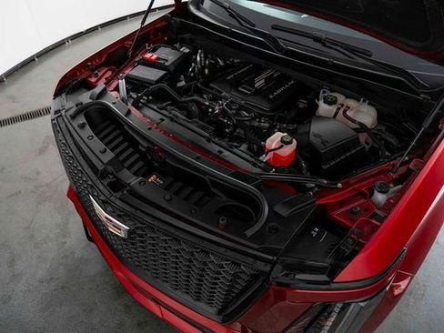 Used 2025 Cadillac Escalade V image 31