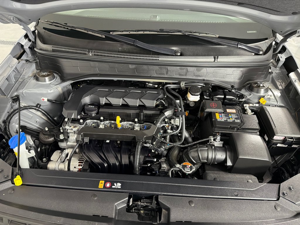 Used 2026 Hyundai Venue SE FWD image 24