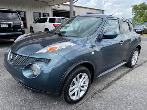 Used 2013 Nissan Juke SL w/ Sport Pkg FWD image 2