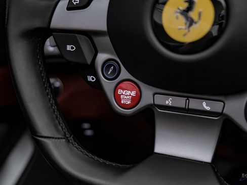 Used 2019 Ferrari Portofino image 55