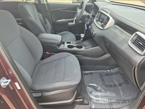 Used 2019 Kia Sorento FWD image 28