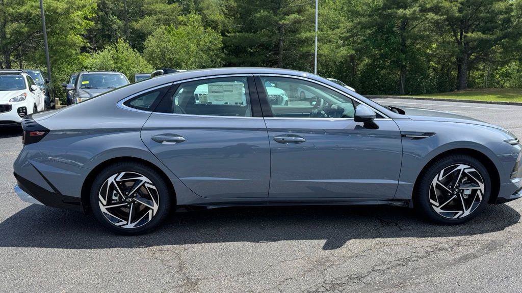 New 2026 Hyundai Sonata SEL FWD image 18