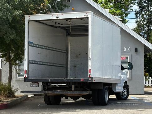 Used 2019 Chevrolet Express 3500 w/ Power Convenience Package image 5