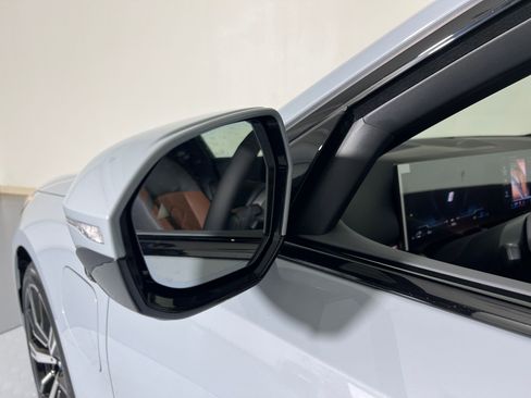 New 2026 BMW 550e xDrive w/ Executive Package image 22