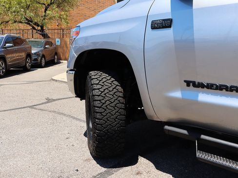 Used 2018 Toyota Tundra Limited w/ Limited Premium Package AWD/4WD image 6
