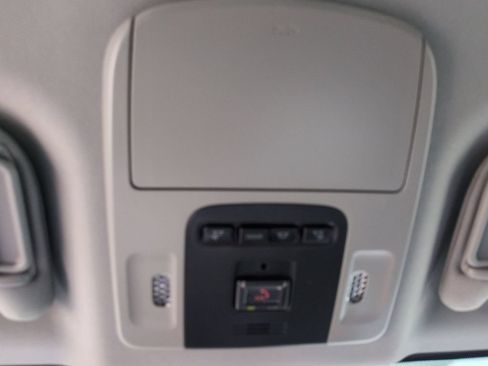 Used 2021 Toyota Camry XLE FWD image 19