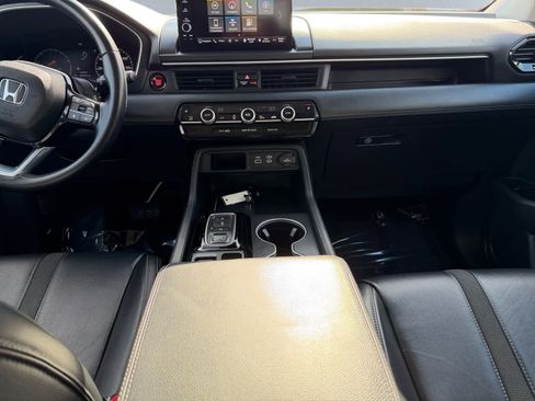 Used 2023 Honda Pilot Touring image 16