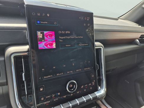 Used 2025 GMC Yukon XL Denali AWD/4WD image 28