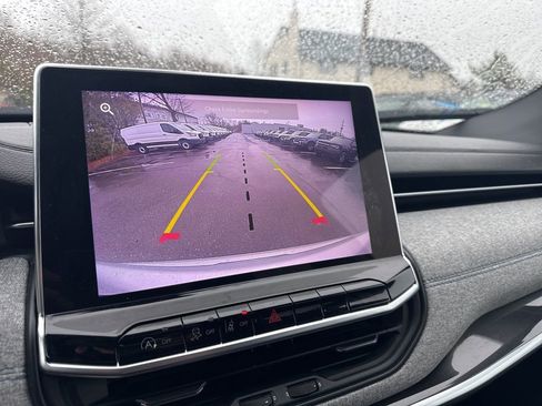 Used 2024 Jeep Compass Latitude image 9