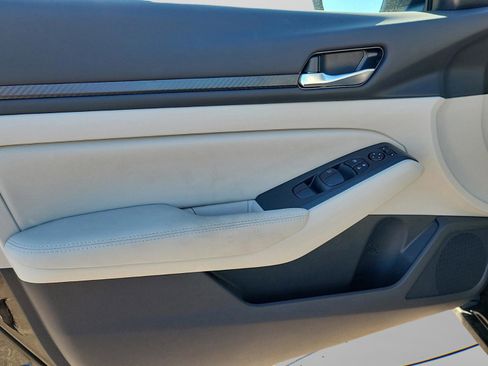 New 2025 Nissan Altima 2.5 SV image 17