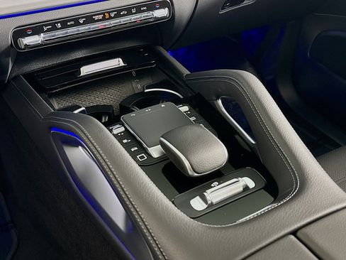 New 2026 Mercedes-Benz GLS 580 4MATIC image 5