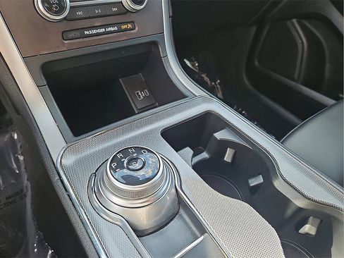 Used 2021 Ford Edge SEL image 25