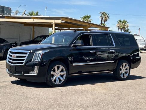 Used 2017 Cadillac Escalade ESV Premium Luxury RWD image 7