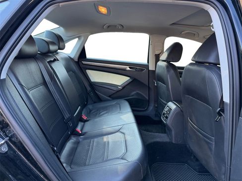 Used 2016 Volkswagen Passat 1.8T SE image 14