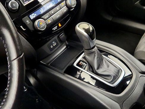 Used 2020 Nissan Rogue Sport SV w/ All-Weather Package AWD/4WD image 16