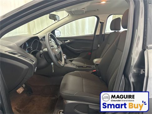 Used 2016 Ford Focus SE image 3