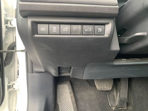 Used 2025 Toyota Camry LE FWD image 31