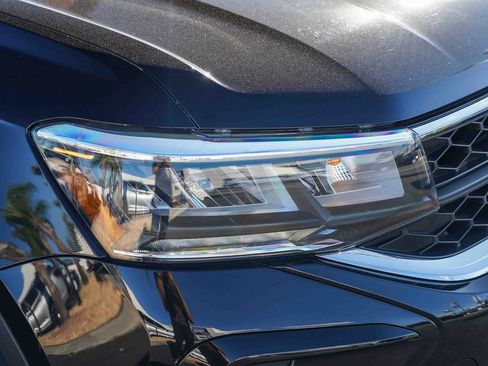 Used 2023 Volkswagen Taos SE image 10