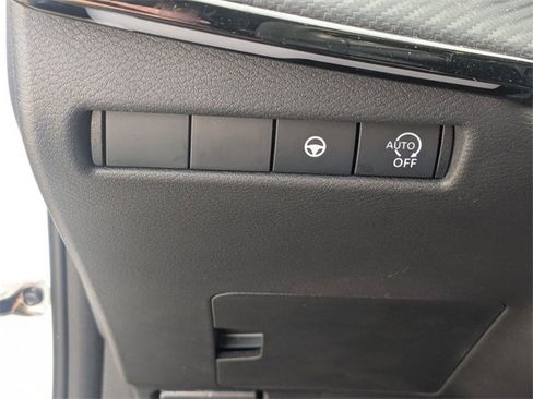 Used 2025 Nissan Kicks SR image 16