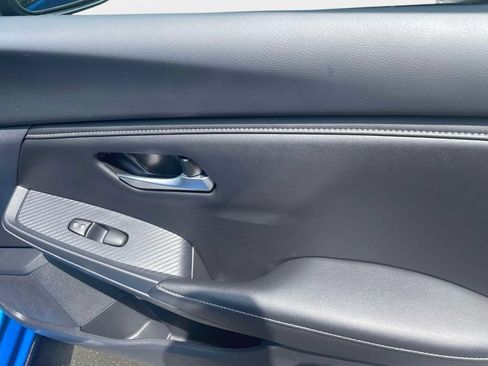 Used 2025 Nissan Sentra SV w/ All-Weather Package FWD image 9