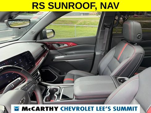 Used 2024 Chevrolet Traverse RS FWD image 57