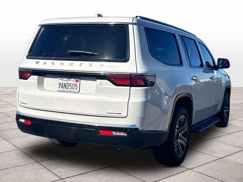 Used 2022 Jeep Wagoneer Series III AWD/4WD image 9