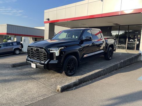 Used 2024 Toyota Tundra Limited w/ TRD Off-Road Package AWD/4WD image 4