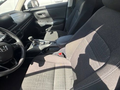 Used 2025 Honda HR-V LX image 4