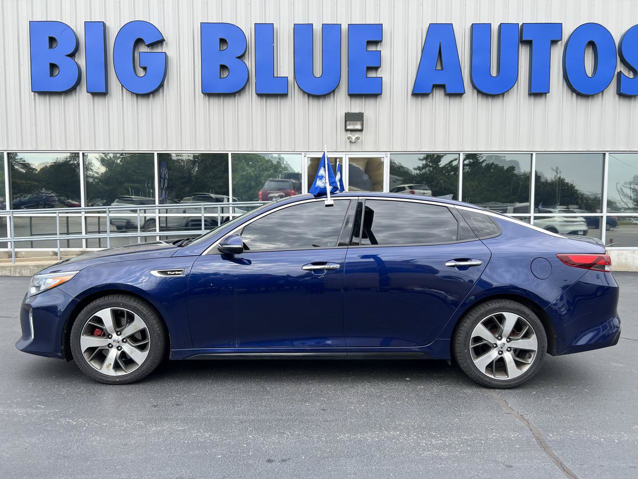 Used 2018 Kia Optima SX FWD image 2
