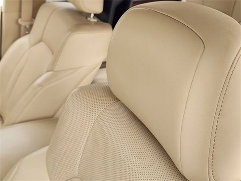 Used 2016 Lexus LX 570 4WD image 13