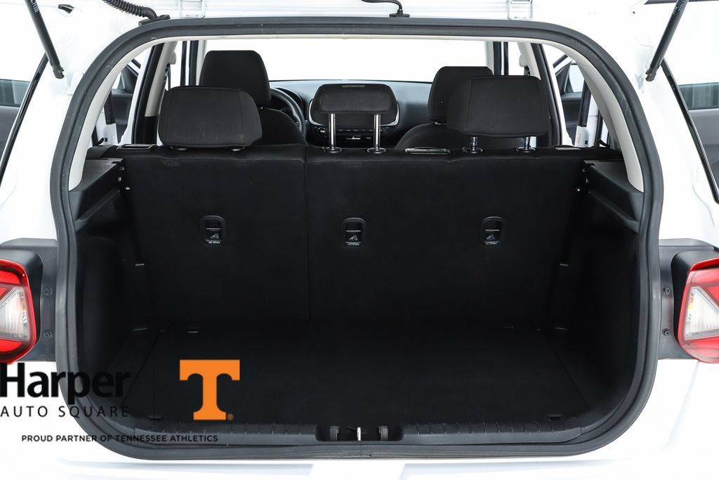 Used 2021 Hyundai Venue SE FWD image 63