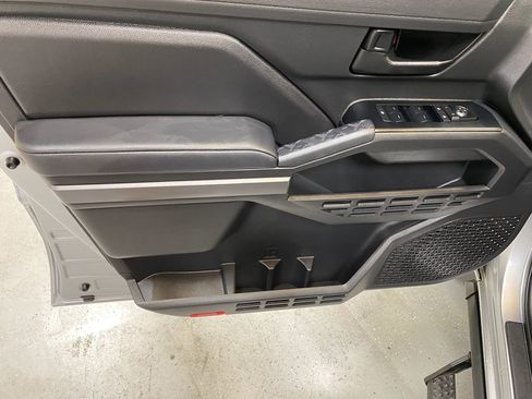 Used 2025 Toyota Tacoma SR5 AWD/4WD image 23