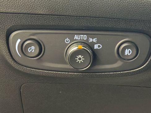 Used 2021 Buick Encore GX Select w/ Sport Touring Package AWD/4WD image 41