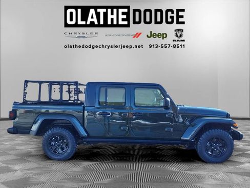 Used 2022 Jeep Gladiator Willys image 31
