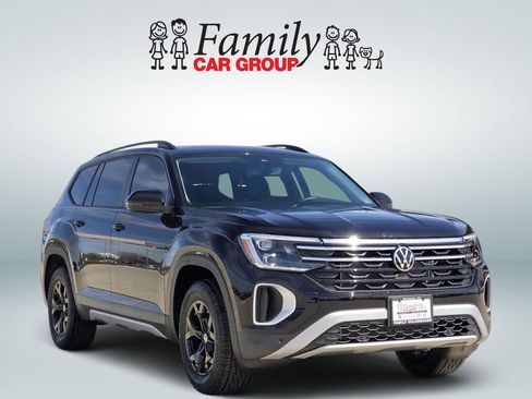 New 2026 Volkswagen Atlas Peak Edition AWD/4WD image 2