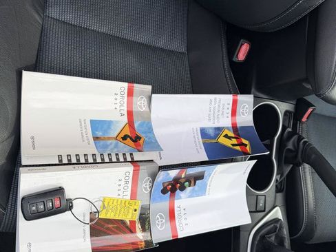 Used 2014 Toyota Corolla S FWD image 30