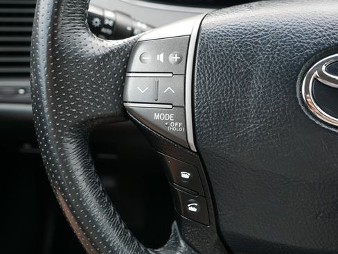 Used 2012 Toyota Avalon Limited FWD image 31
