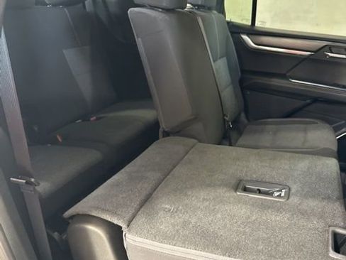 Used 2025 GMC Acadia Elevation image 40