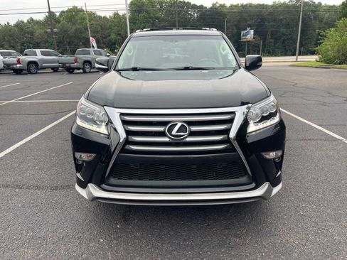 Used 2019 Lexus GX 460 Premium AWD/4WD image 2